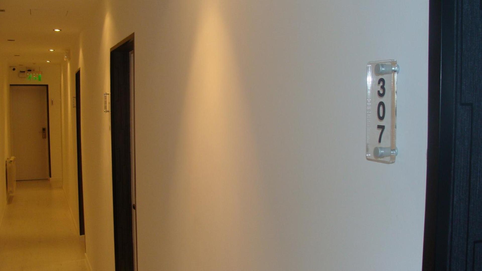 Hostal Jq Madrid 1 Exterior photo