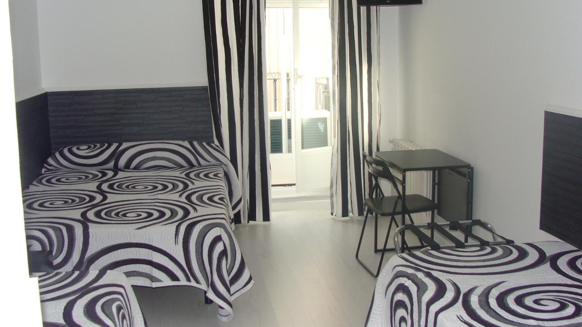 Hostal Jq Madrid 1 Exterior photo