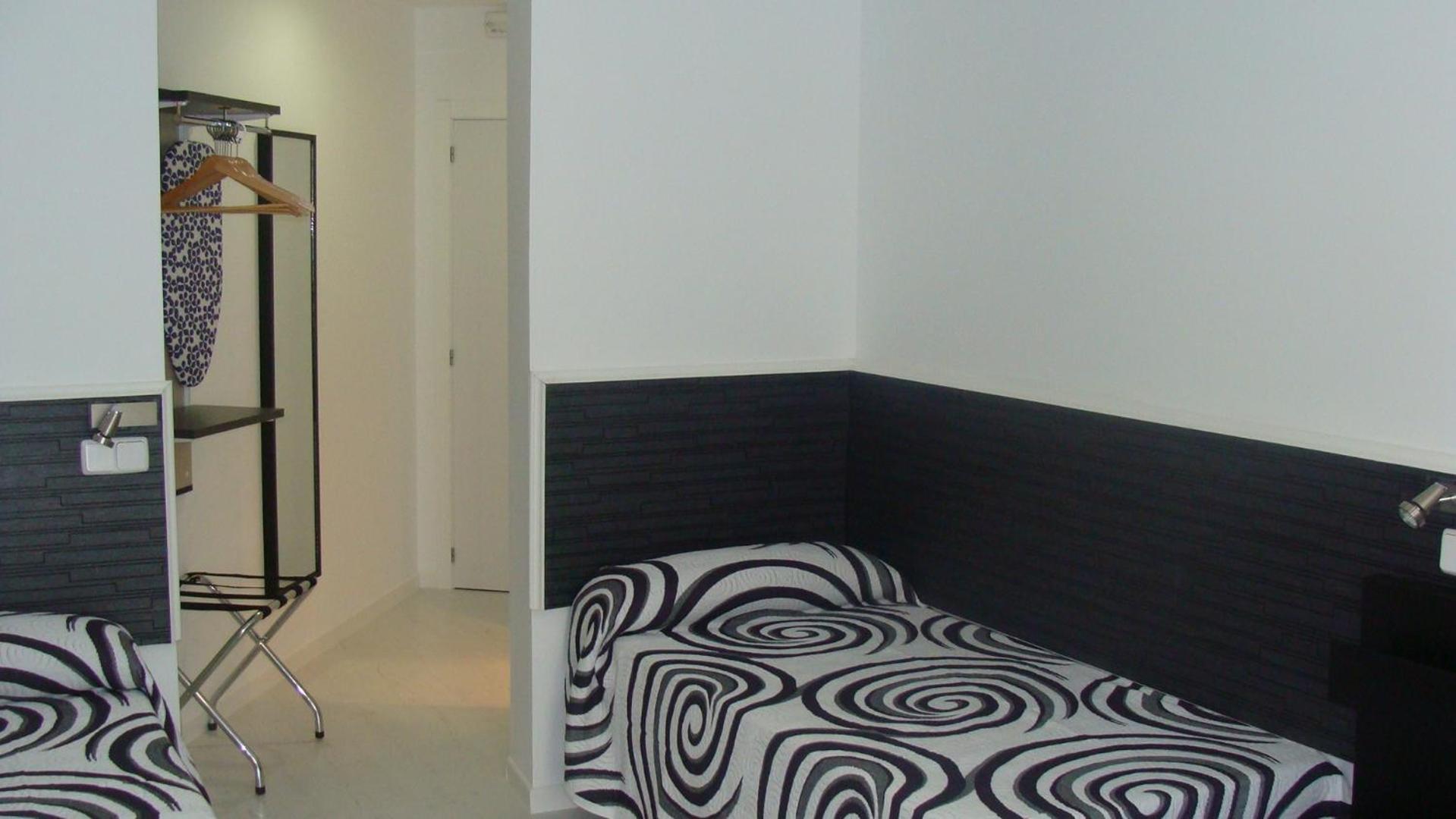Hostal Jq Madrid 1 Exterior photo
